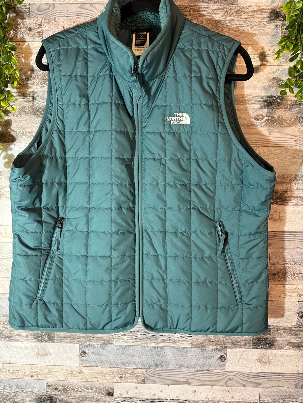 NWT! The North Face Teal Quilted Puffer Vest